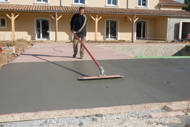 Comment nettoyer une terrasse en béton désactivé ?